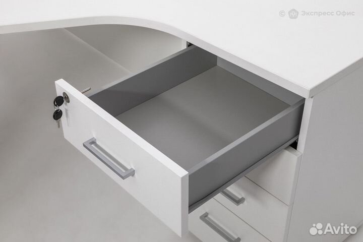 Офисная мебель для персонала Tour Wood