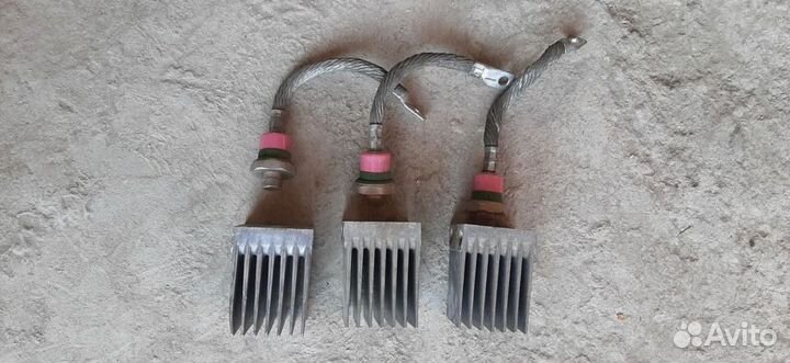 Продаются диоды В-200 с радиаторами