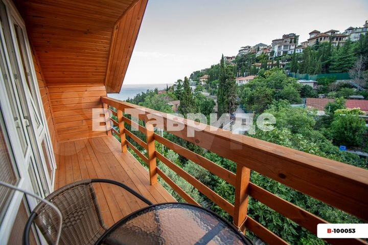 Дом 42 м² на участке 2 сот.