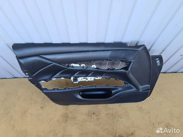 Обшивка двери передняя левая Infiniti M25 M37 Q70