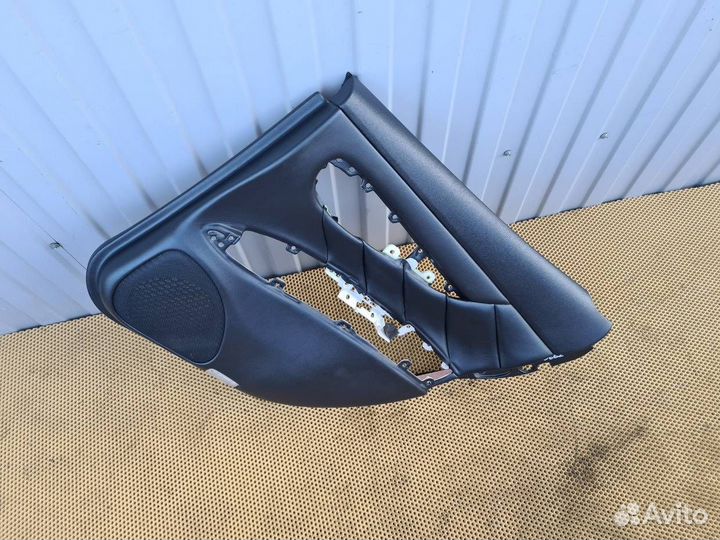 Обшивка двери задняя правая Infiniti M25 M37 Q70