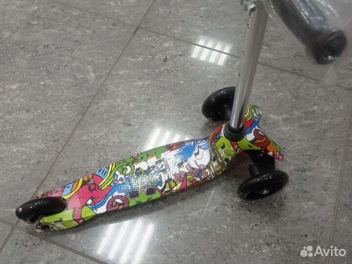 Самокат детский трехколесный новый