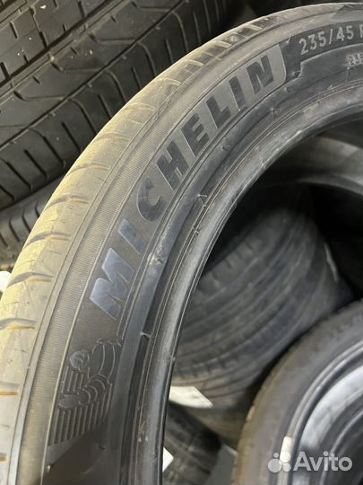 Michelin Pilot Sport 4 235/45 R21 101Y