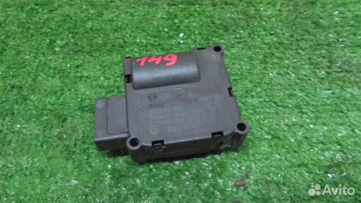 Моторчик заслонки печки Audi Allroad quattro 2005