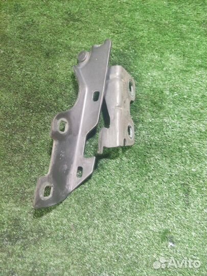 Петля капота правая Renault Symbol 2 K4JA712 2009