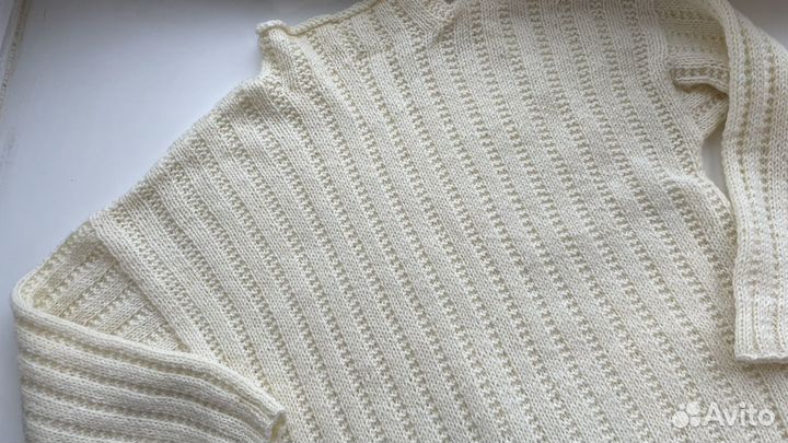 Свитер женский молочный