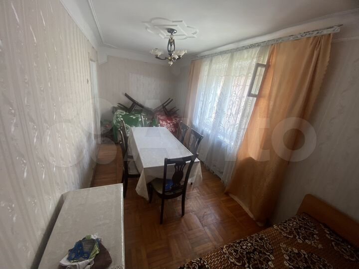 2-к. квартира, 42 м², 1/3 эт.