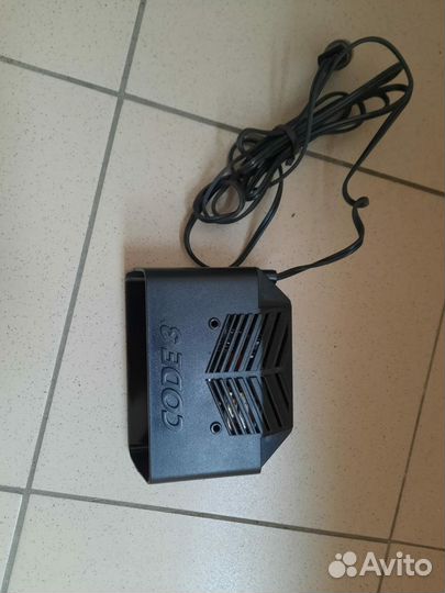 Маяк стробоскоп под лобовое стекло коде-3