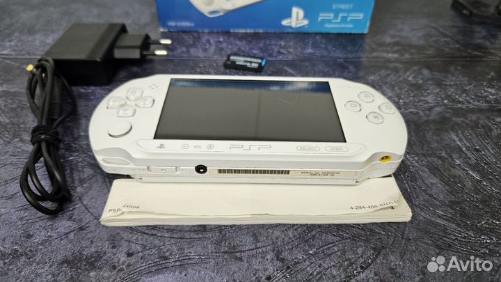 PSP 64GB прошита 200игр