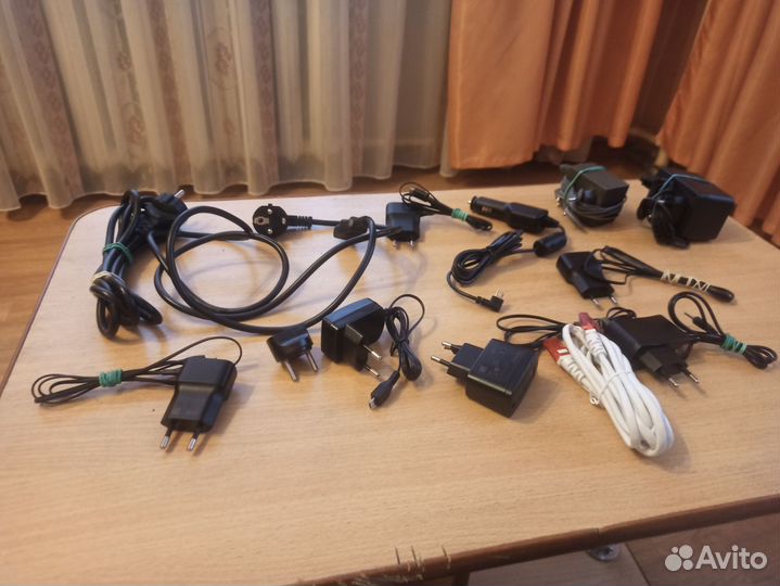 Зарядники, провода