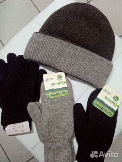 Шапка и шаль из овечьей шерсти