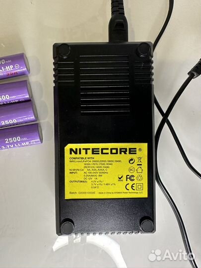 Зарядное устройство Nitecore аккумуляторы 35А