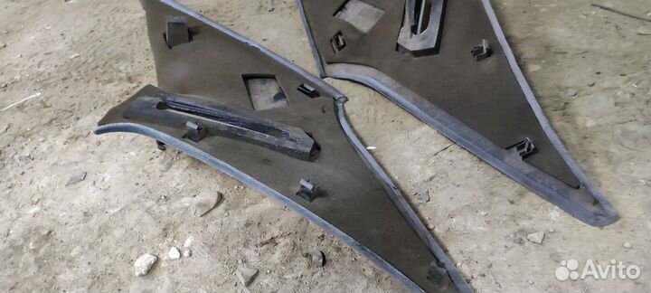 Обшивка задней стойки W202