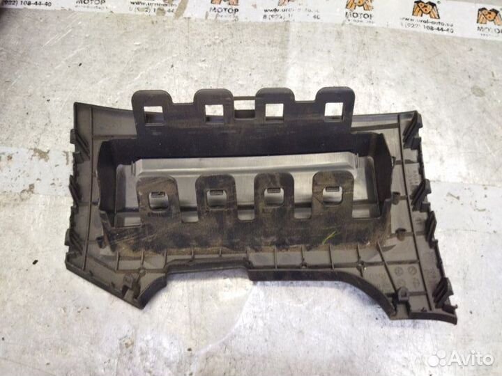 Накладка подушки безопасности Toyota Avensis 3