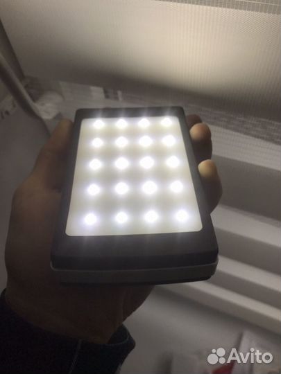 Power bank (повербанк)