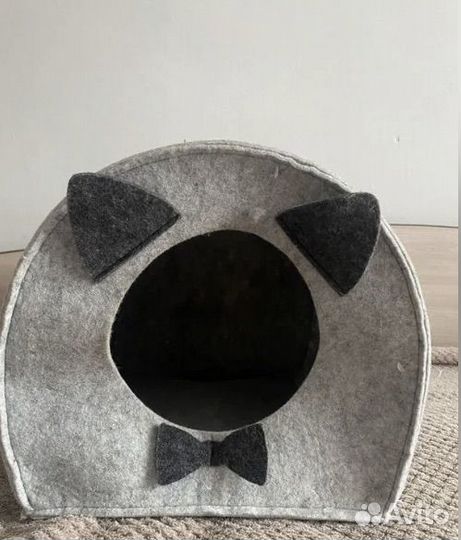 Домик для кошек и маленьких собак