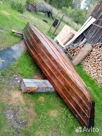 Деревянная лодка