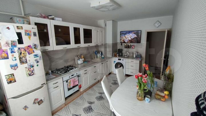 2-к. квартира, 58 м², 1/10 эт.