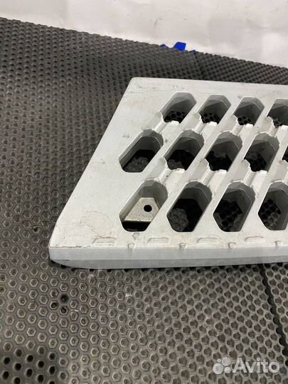 Ступень правая Volvo FH4 82859306