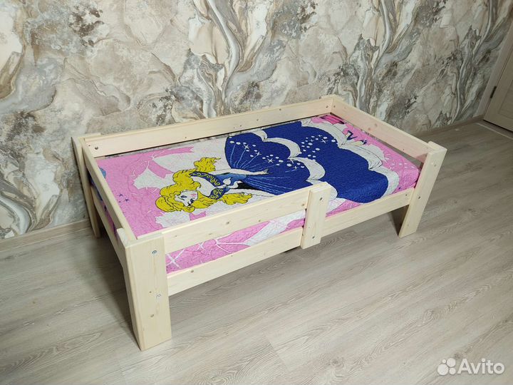 Детская кровать из массива сосны