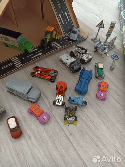 Парковка, машинки,военная база,солдатики