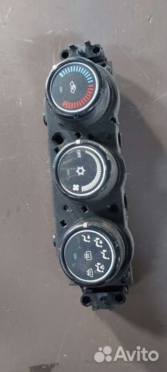 Блок управления климатом на Mitsubishi Lancer 10