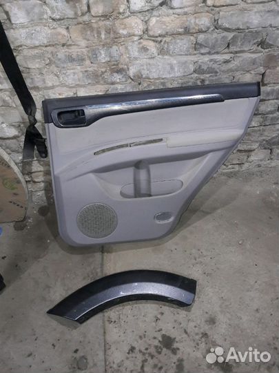 Детали задней правой двери pajero sport 2