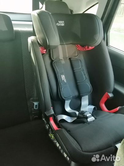 Кресло Britax Romer Advansafix IV M