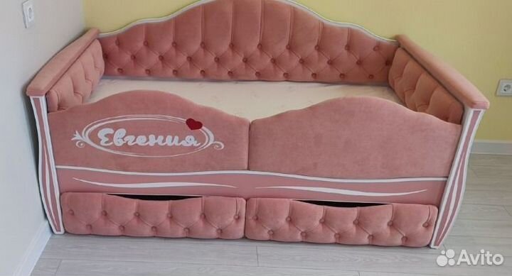 Мягкая кровать для девочки 
