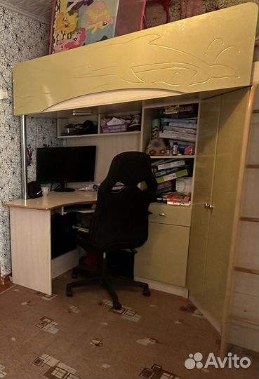 Шкаф стенка с кроватью