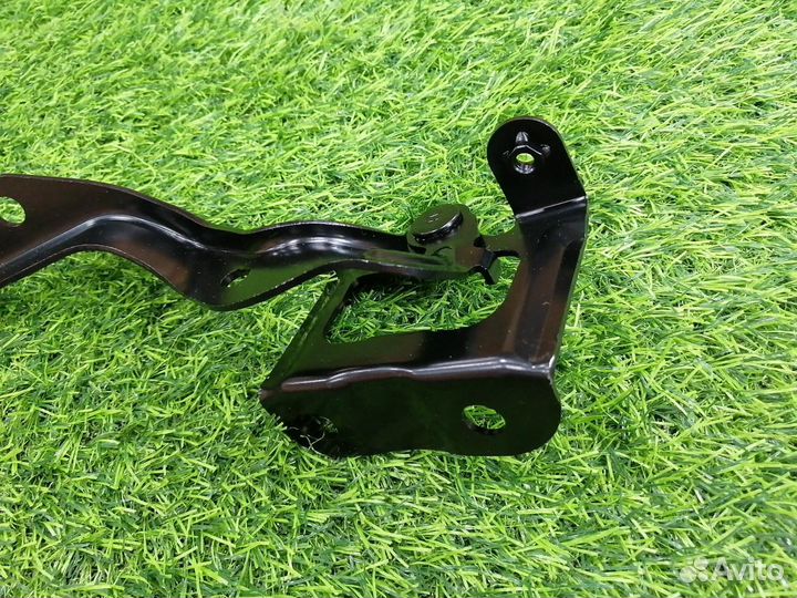 Петля капота правая Toyota Prius ZVW30 2013