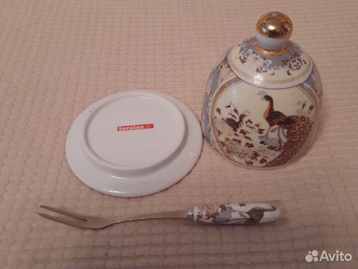 Тарелочка с куполом и вилочкой