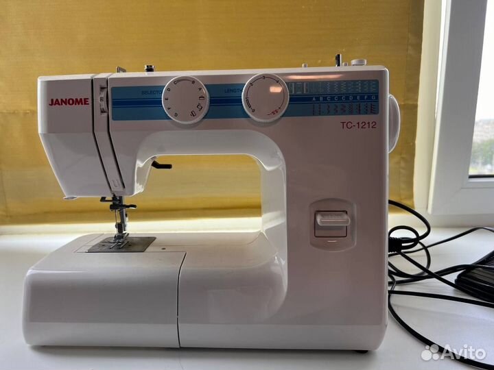 Швейная машинка Janome TC-1212 + ткань (Описание)