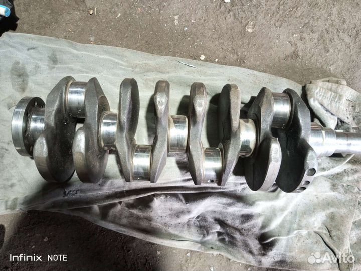 Коленвал с двигателя 4s на 52