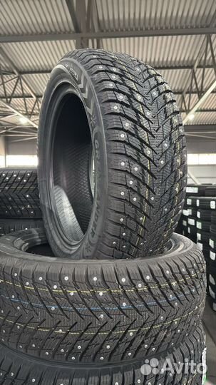 Grenlander Icedefensor Stud II 275/40 R22 102V