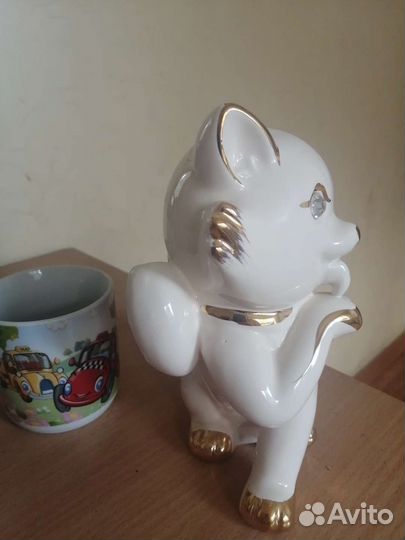 Статуэтка фарфор кошка