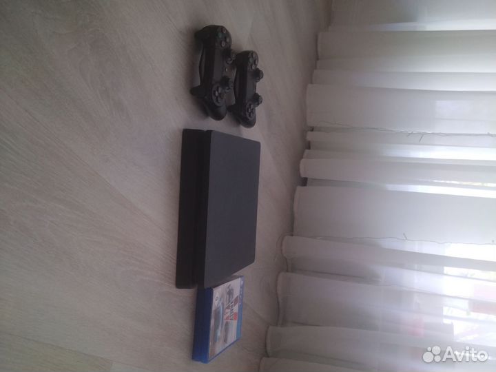 Продаю ps4