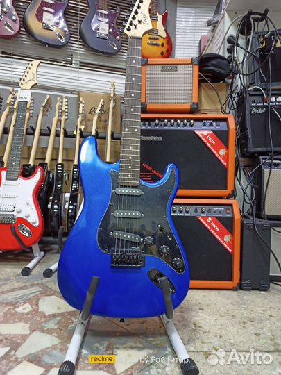 Электрогитара с комбоусилитем