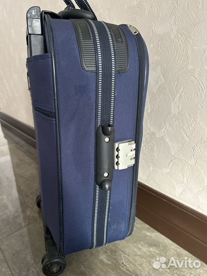 Чемодан тканевый на колесах