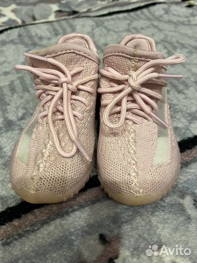 Кроссовки для девочки