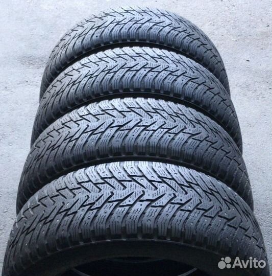 Nokian Tyres Hakkapeliitta 8 SUV 235/60 R18