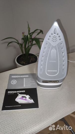 Утюг redmond RI-C222