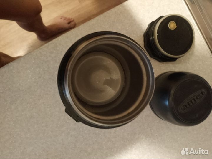 Термос с кружками