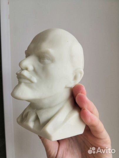 Бюст Ленина