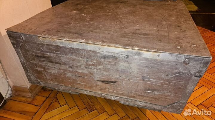 Алюминиевый ящик на колесах 75х75х42см