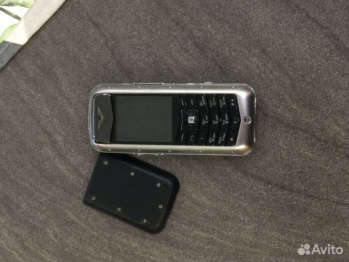 Vertu Ascent 2010, 32 ГБ