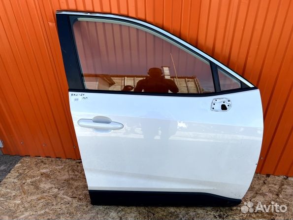 Передняя правая дверь Toyota Rav-4 XA 50 2019 г.в
