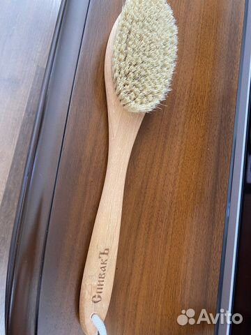 Массажная щетка