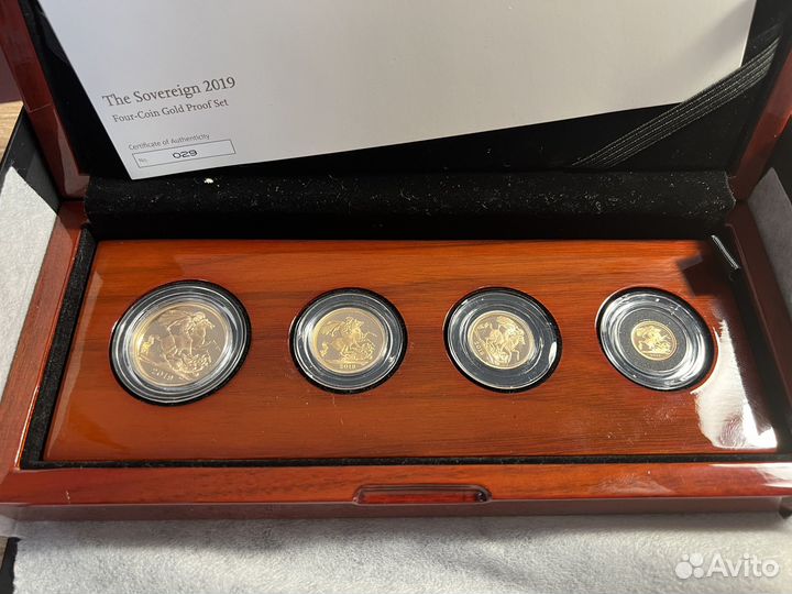 Набор золотых монет Соверены Великобритании