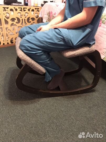 Динамический коленный стул